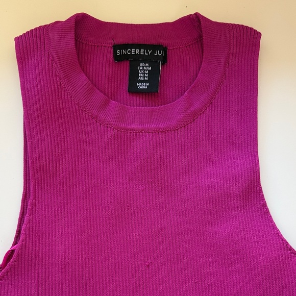 Fuschia Ribbed Tank Top - Picture 3 of 3
